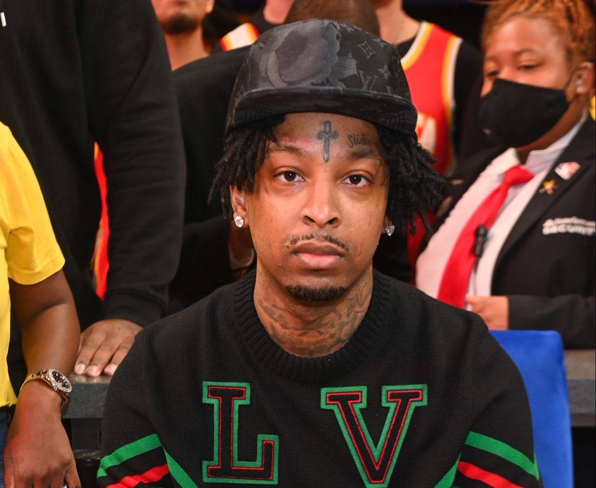 21 Savage Responds To These Who Referred to as Him A Hypocrite After He Spoke Out Towards The Gun Violence In Atlanta 21 Savage Responds To These Who Referred to as Him A Hypocrite After He Spoke Out Towards The Gun Violence In Atlanta