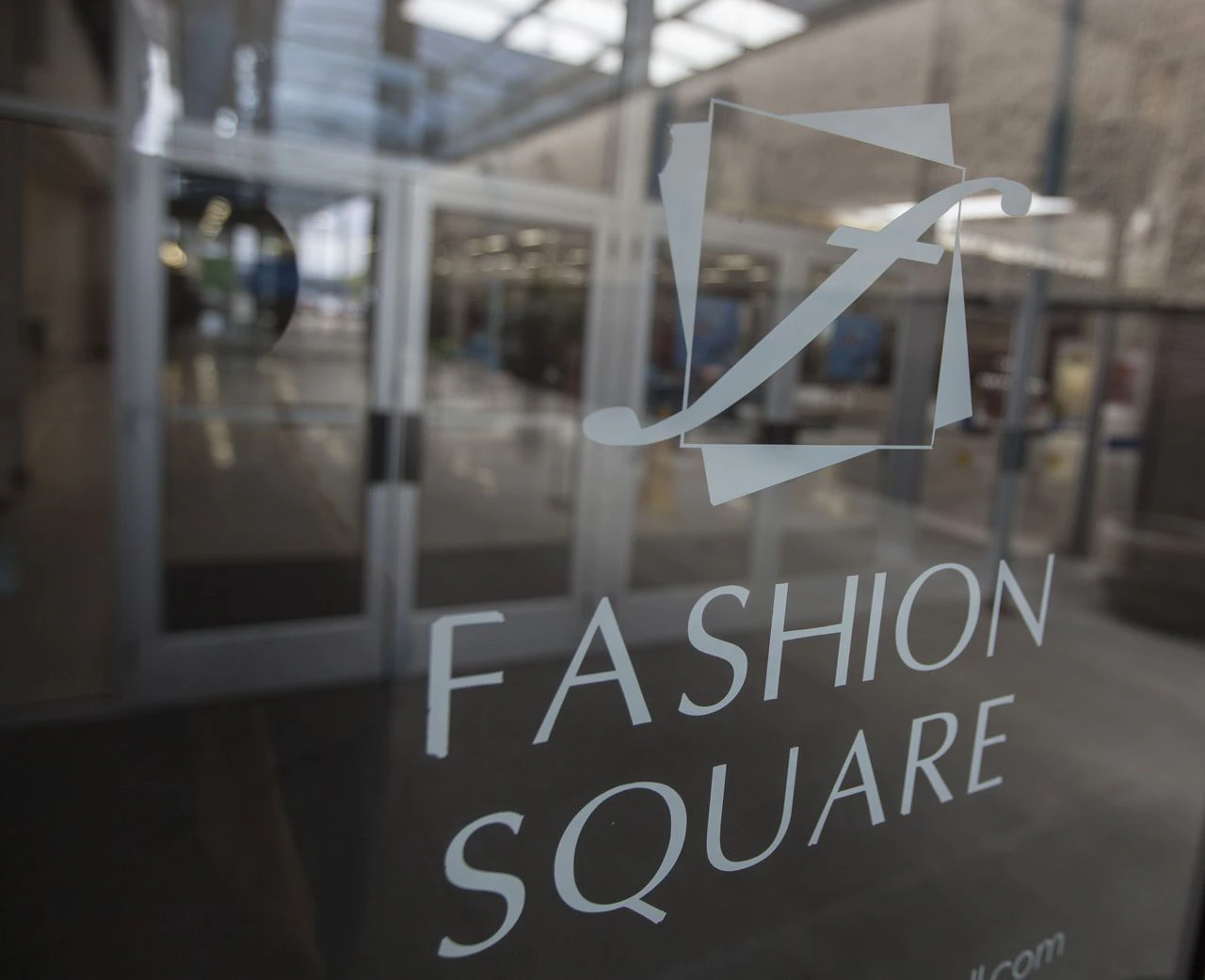 Style Sq. Mall goes up on the market Monday. Right here’s how the public sale could play out