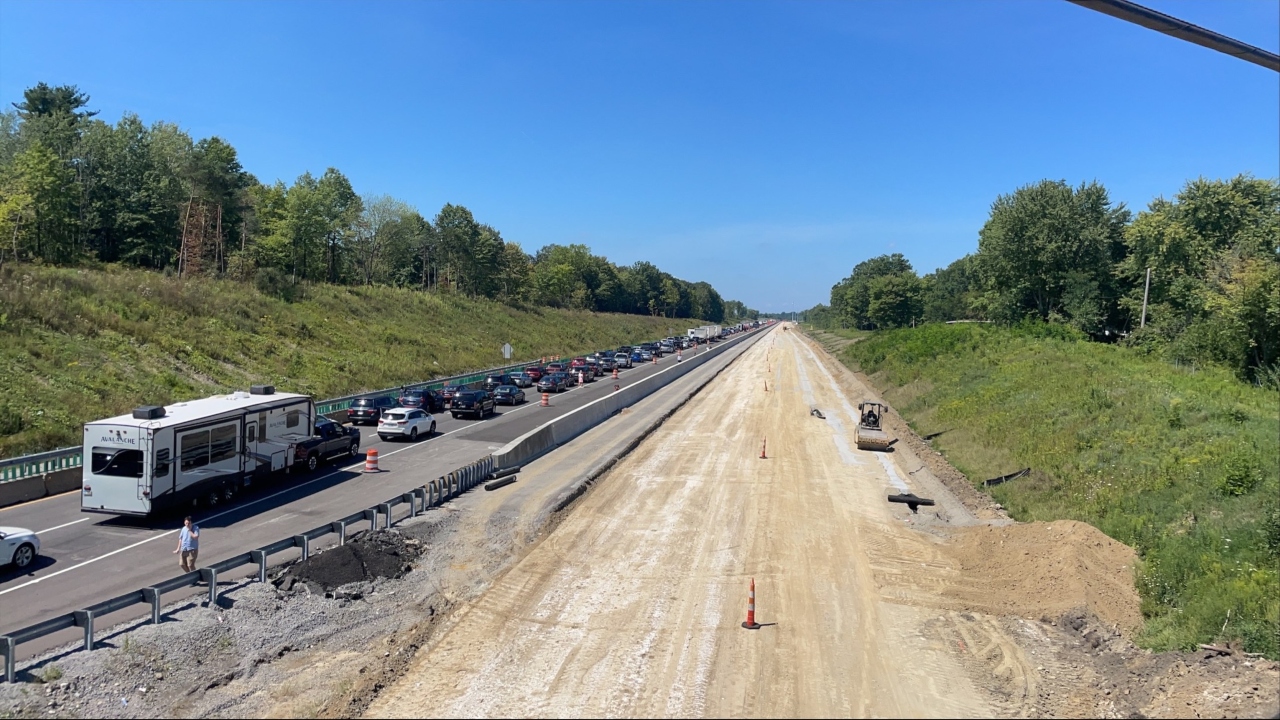 Crash backs up visitors alongside Ohio Turnpike