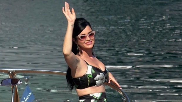 Katy Perry Rocks Black Swimsuit On Yacht With Orlando Blloom: Images – Hollywood Life