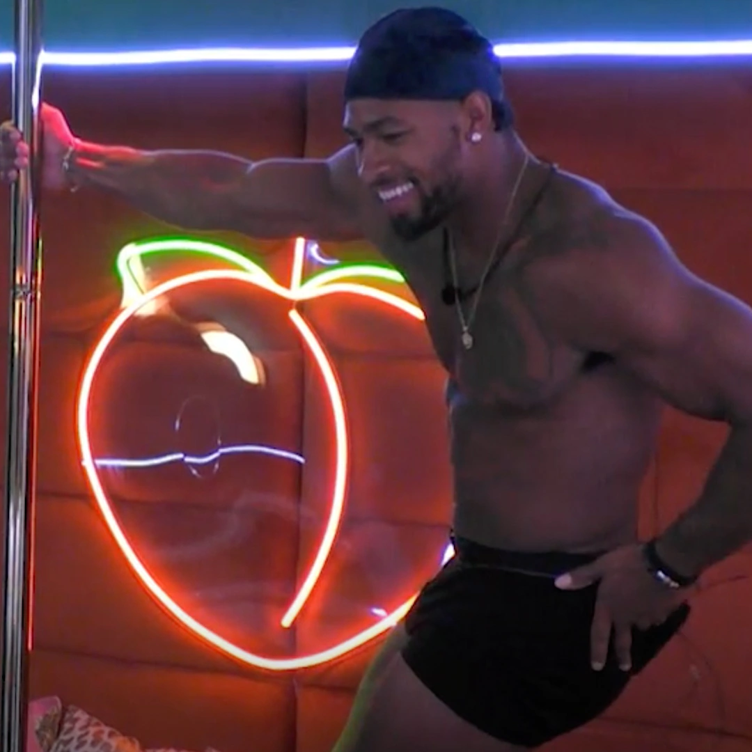Revamp Your Area With Neon Indicators From the Love Island Hideaway Revamp Your Area With Neon Indicators From the Love Island Hideaway