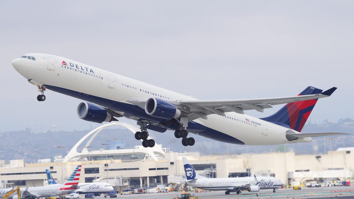 9 Thrilling Bits Of Airline Information For Fall Vacationers