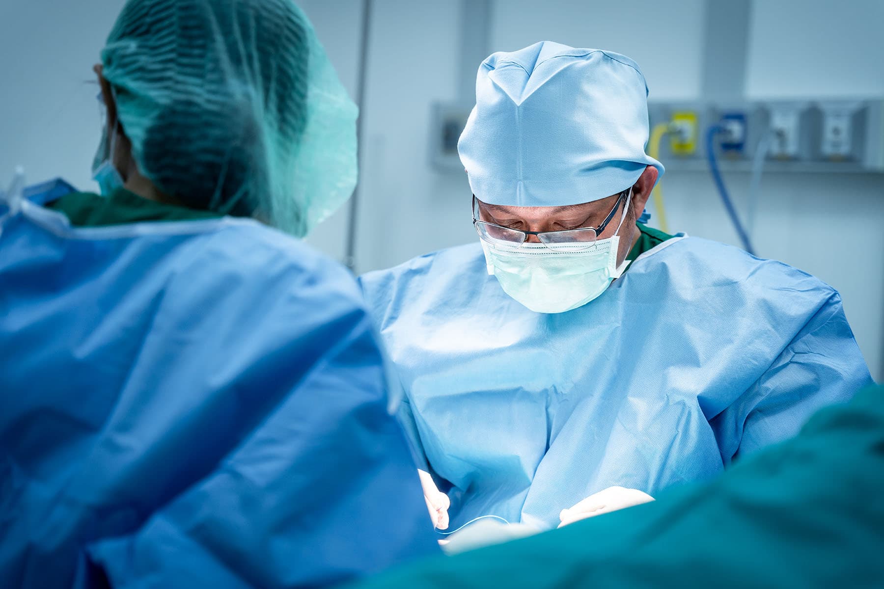 Weight-Loss Surgical procedure Slashes Odds for Coronary heart Assault in Very Overweight Individuals