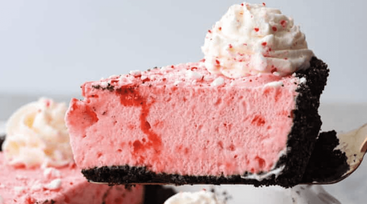 Peppermint Pie with an Oreo Crust