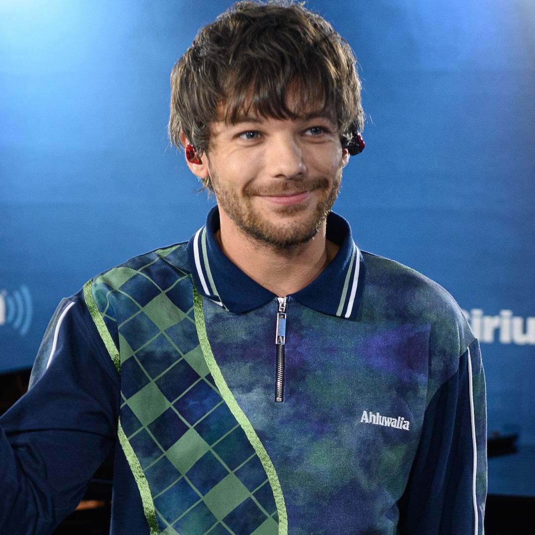 “Gutted” Louis Tomlinson Sends Message to Followers After Breaking His Arm “Gutted” Louis Tomlinson Sends Message to Followers After Breaking His Arm
