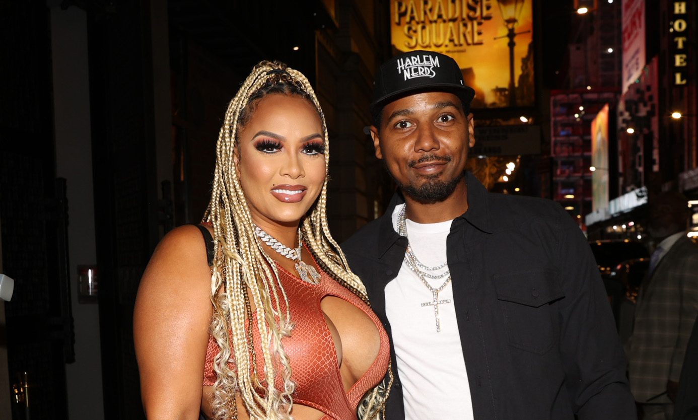 Kimbella Broadcasts Juelz Santana Cut up With A ‘Naked Cheeks’ Put up