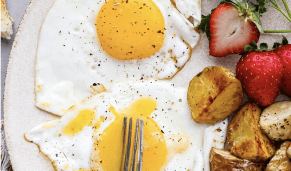Sunny Facet Up Eggs | The Recipe Critic