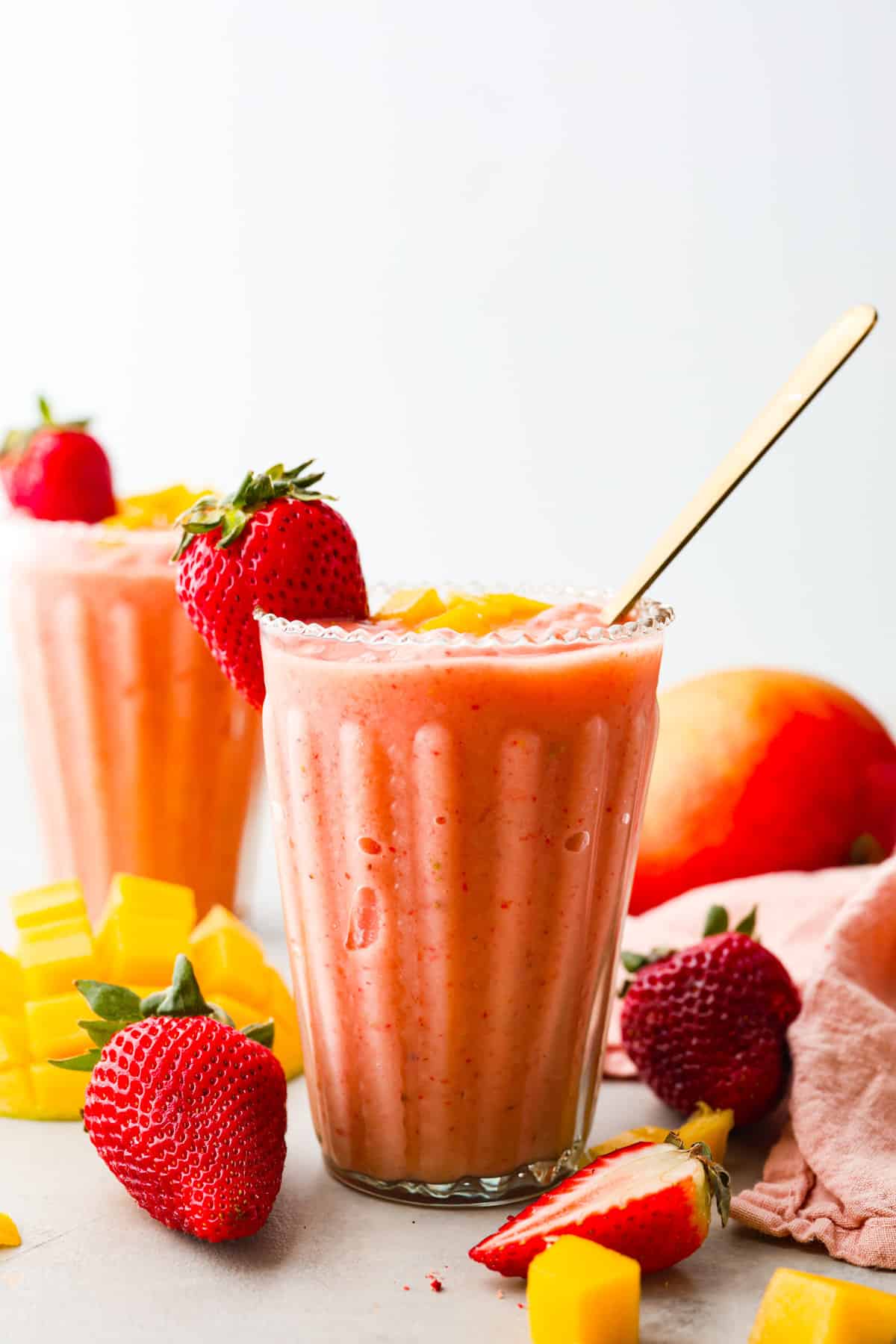 Strawberry Mango Smoothie | The Recipe Critic