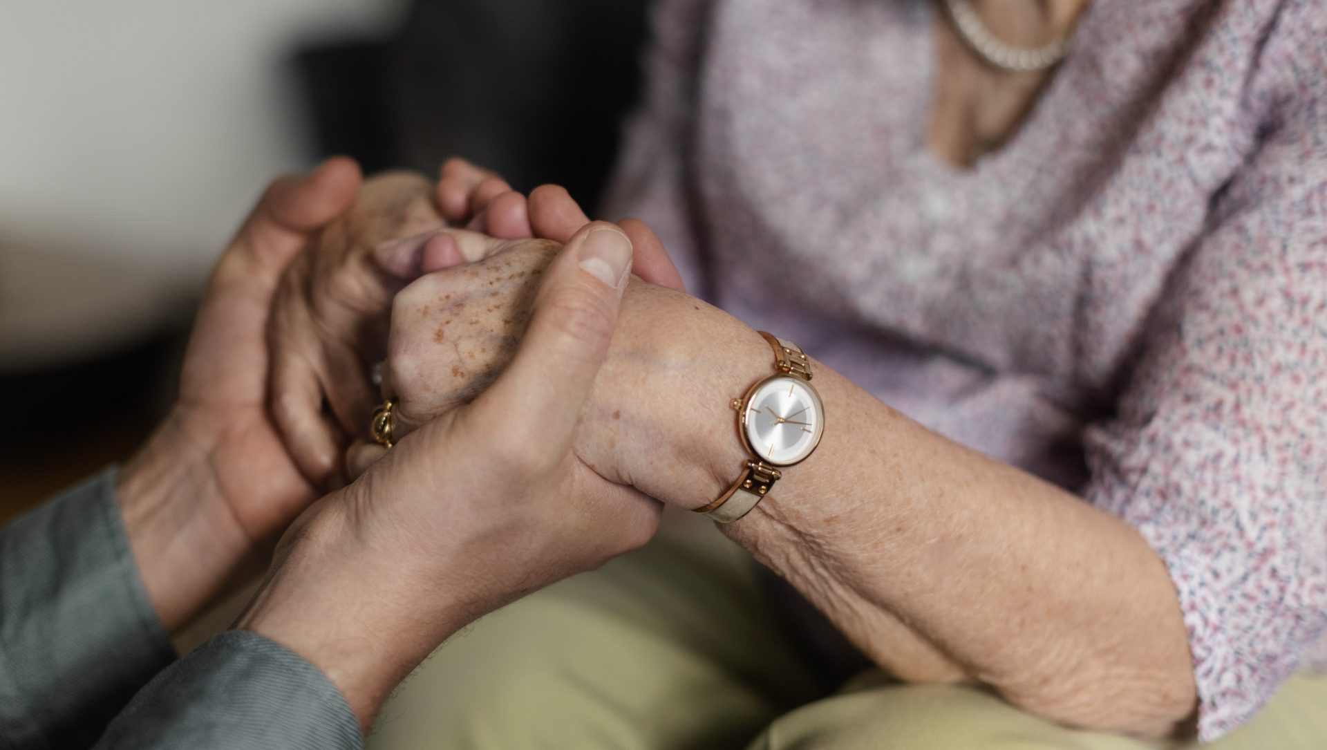 Man Kidnapped At Beginning Reunites w/ Chilean Mom After 42 Years