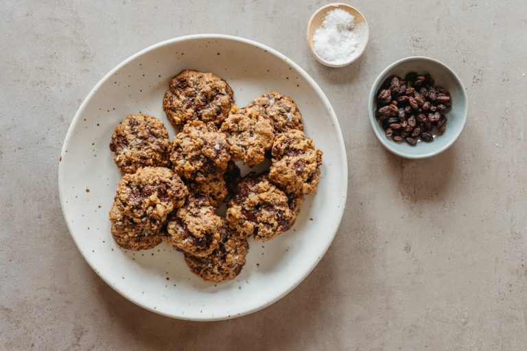 These Wholesome Oatmeal Cookies Are a Again-To-College Important