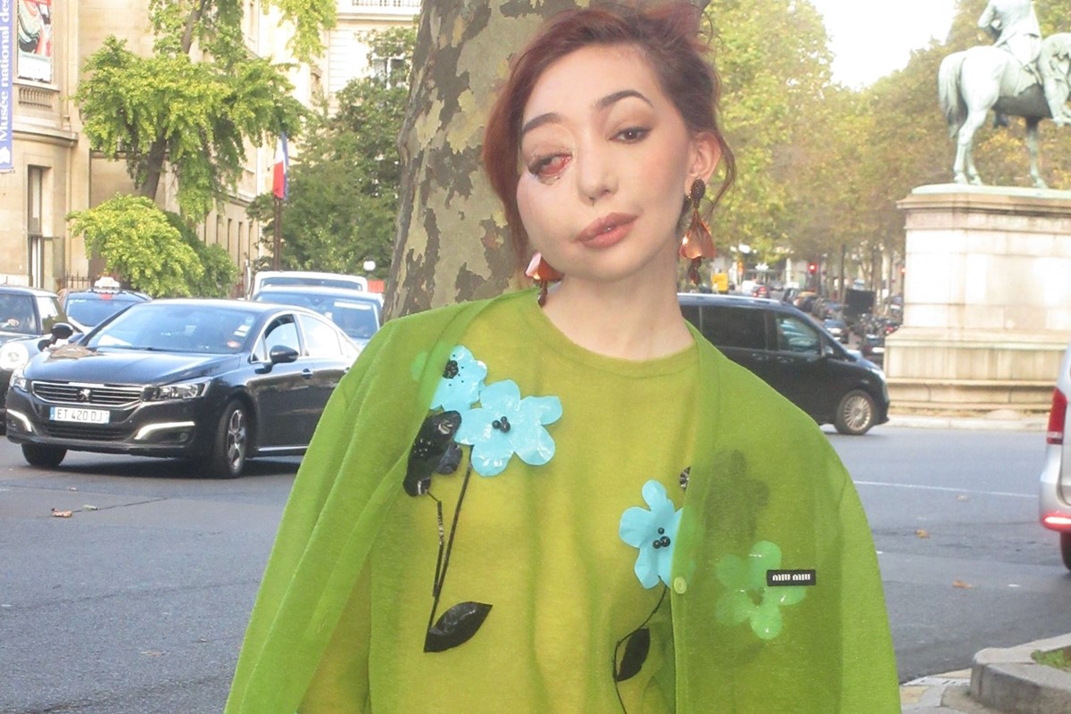 Road type pics of Paris’s wild, eclectic fashions Womenswear