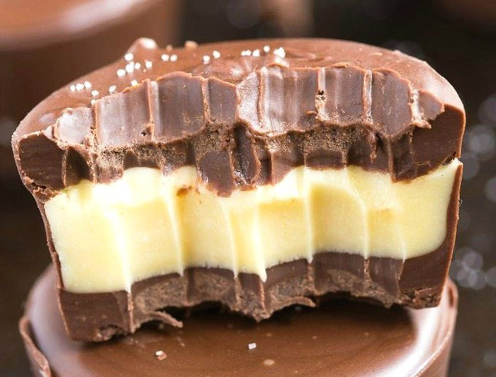 2-Ingredient Coconut Chocolate Cups