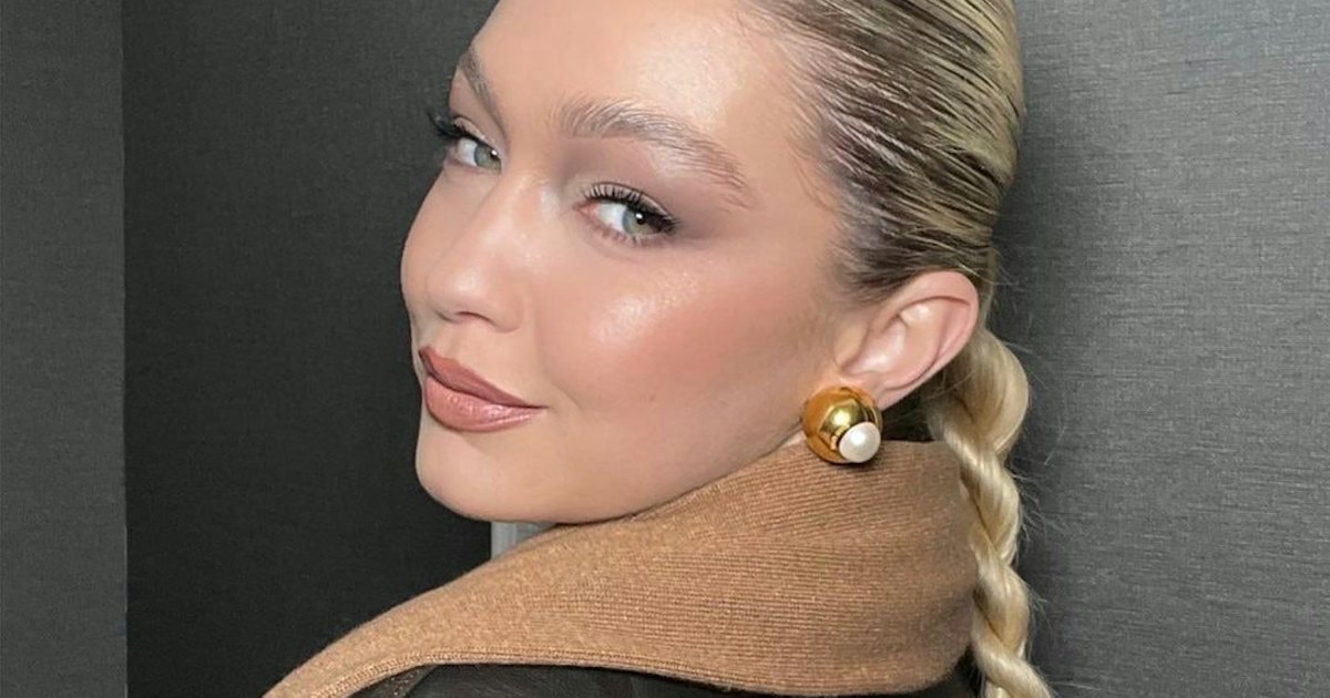 4 Simple Hairstyles For Greasy Hair That Are So On-Pattern For Winter 2023
