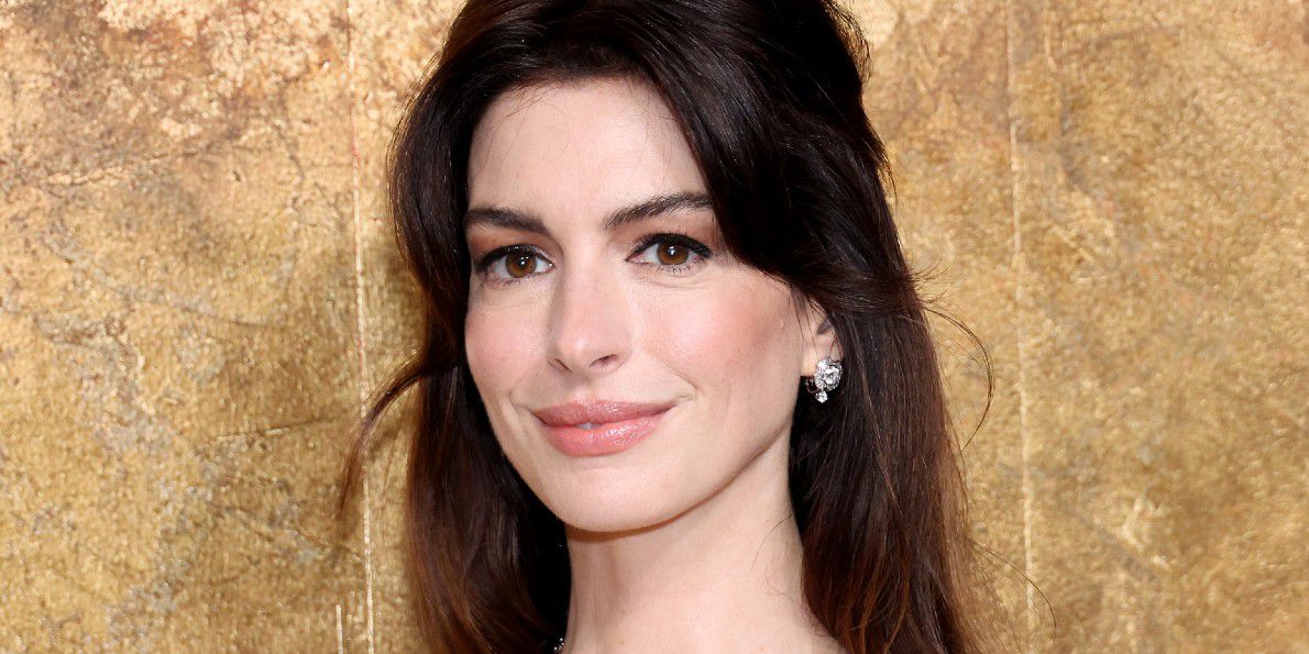 Anne Hathaway’s Velvet LBD Is Serving Up Trendy-Day ‘Demise Turns into Her’