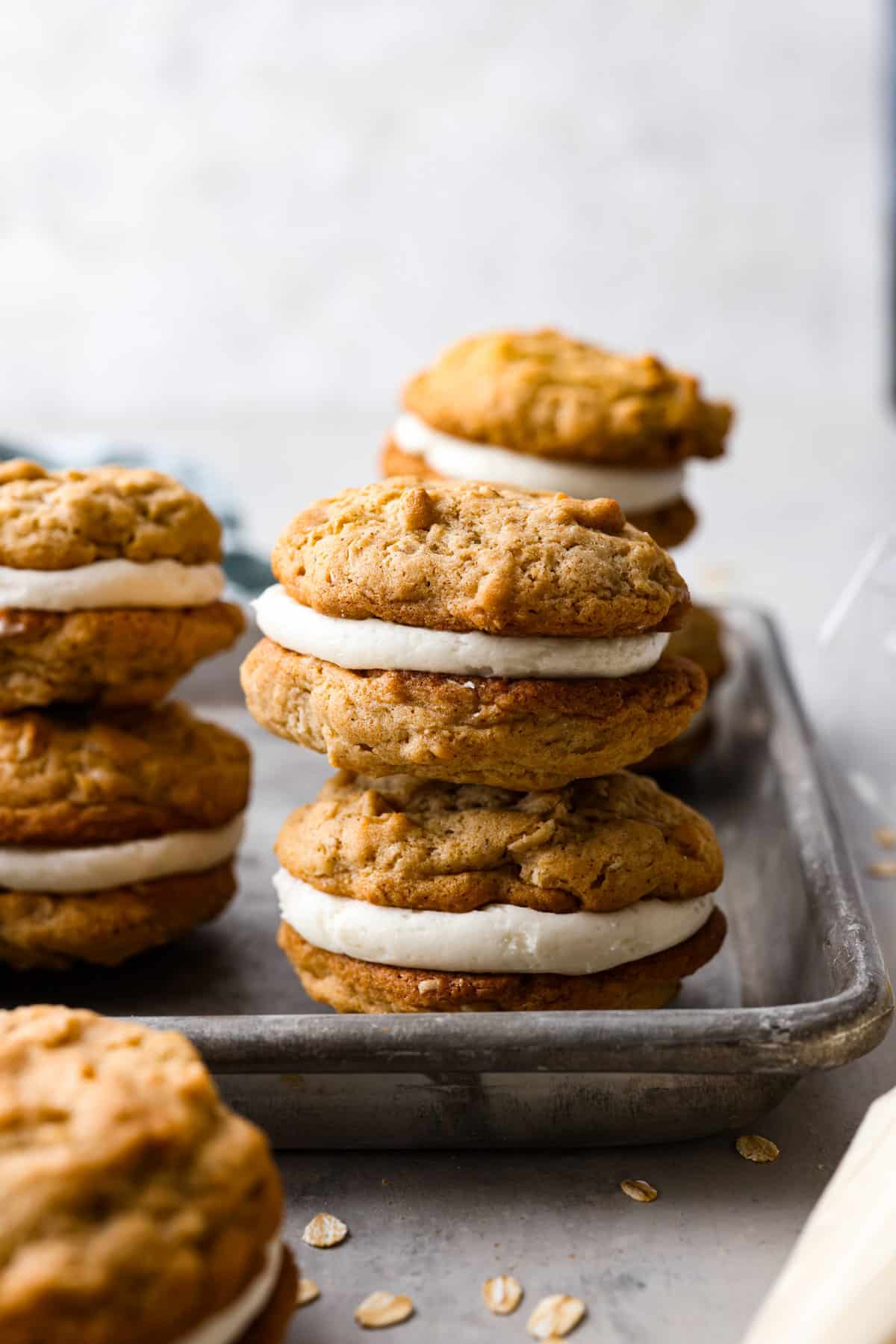 Oatmeal Creme Pies (Copycat Recipe!) Oatmeal Creme Pies (Copycat Recipe!)
