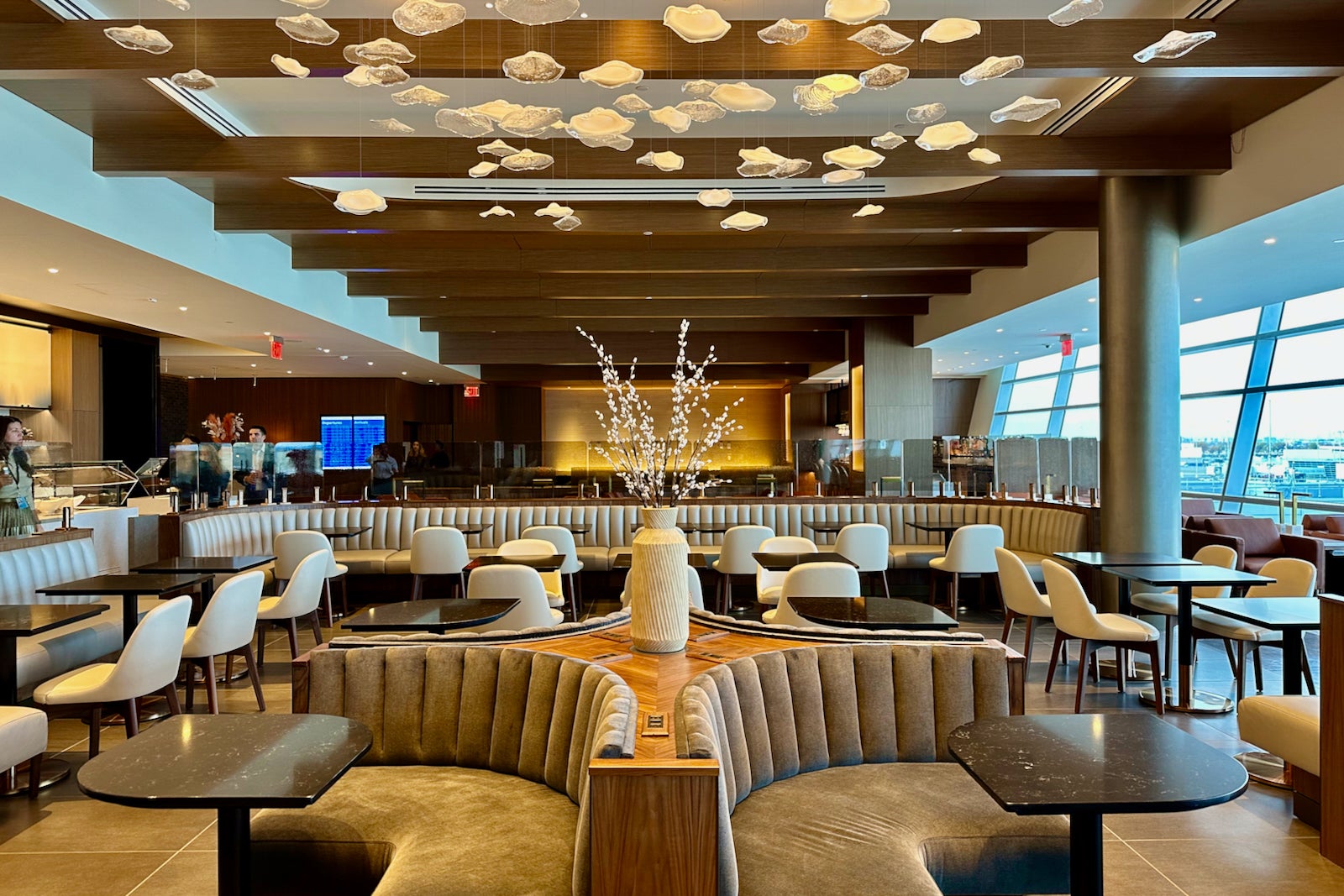 The very best lounges at London Heathrow — and learn how to get inside