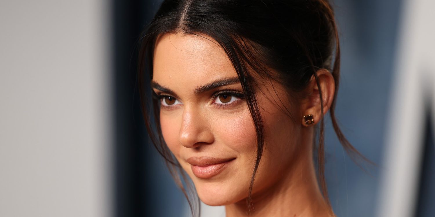 Kendall Jenner’s Cropped Leather-based Trench Coat Is Fall Outerwear Completed Proper