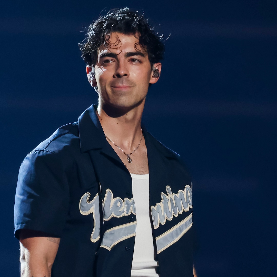 Joe Jonas Reacts When CVS Safety Guard Says He “Appears Loopy” Joe Jonas Reacts When CVS Safety Guard Says He “Appears Loopy”