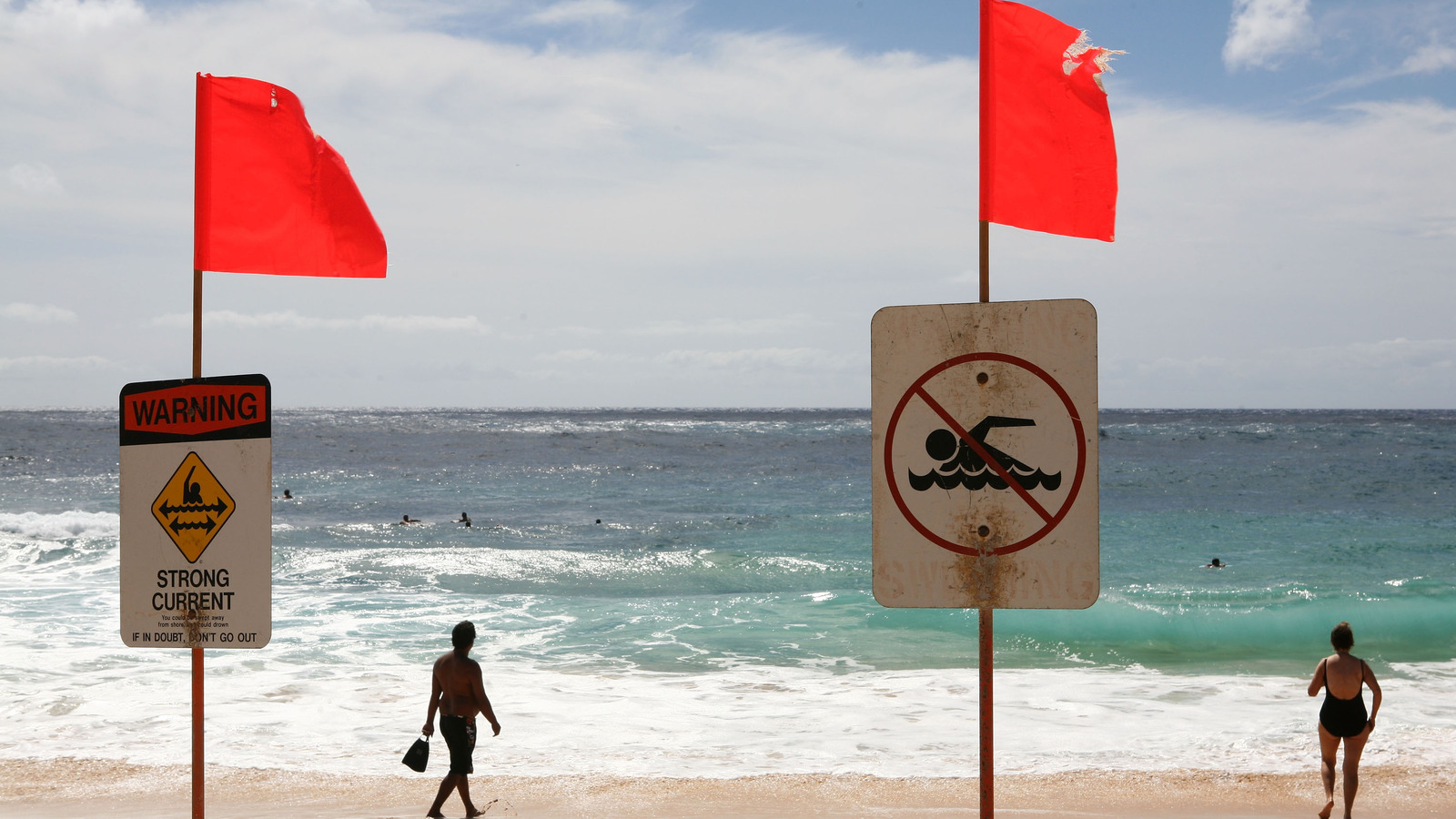 This Hawaiian Seaside Is Well-known For Breaking Necks