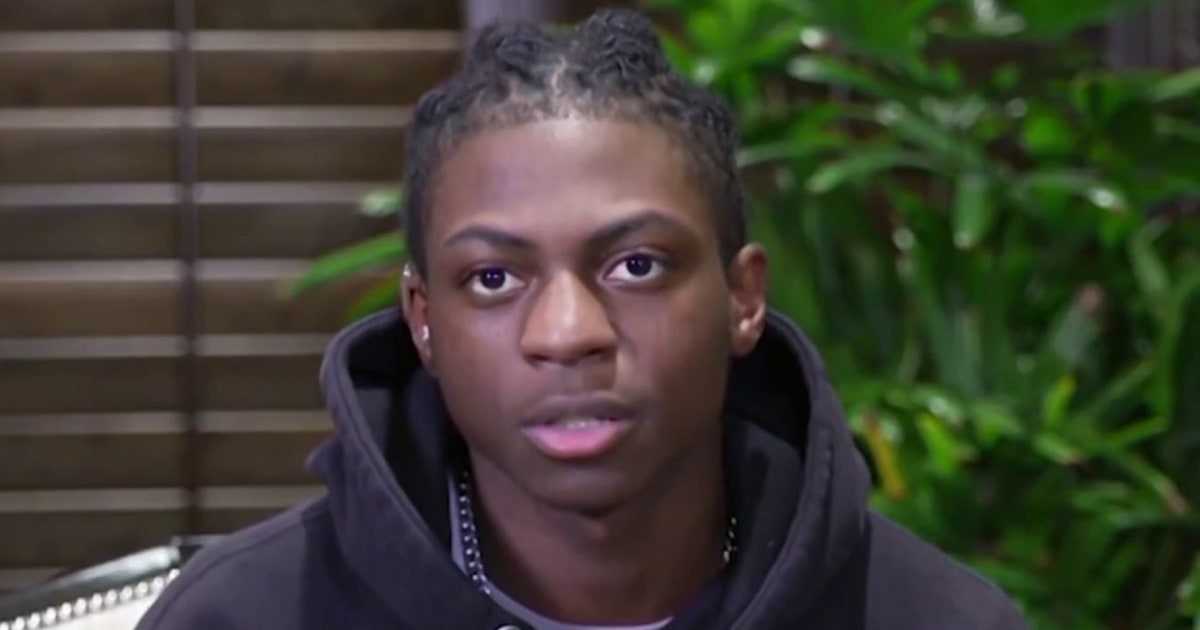 Black Texas teen fights faculty suspension over his coiffure 