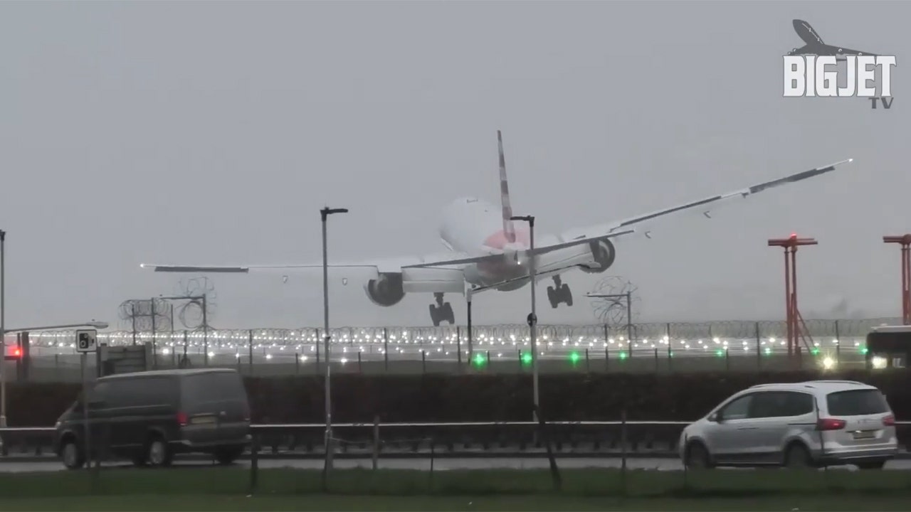 American Airways flight to London makes onerous touchdown after being hit by crosswind: video