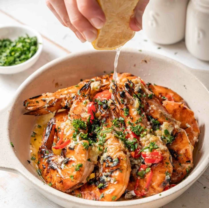 BBQ Grilled Prawns With Garlic, Lemon & Chilli BBQ Grilled Prawns With Garlic, Lemon & Chilli