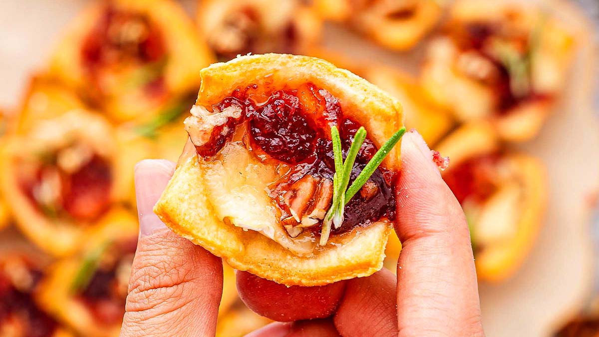 Rejoice With These 25 New Yr’s Eve Social gathering Appetizers