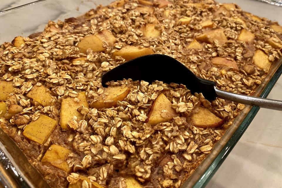 Wholesome Peach Pie Baked Oatmeal Recipe Is Like Peach Pie for Breakfast | Breakfast