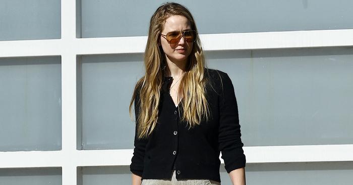 Jennifer Lawrence Wore 2024’s Largest Sun shades Pattern