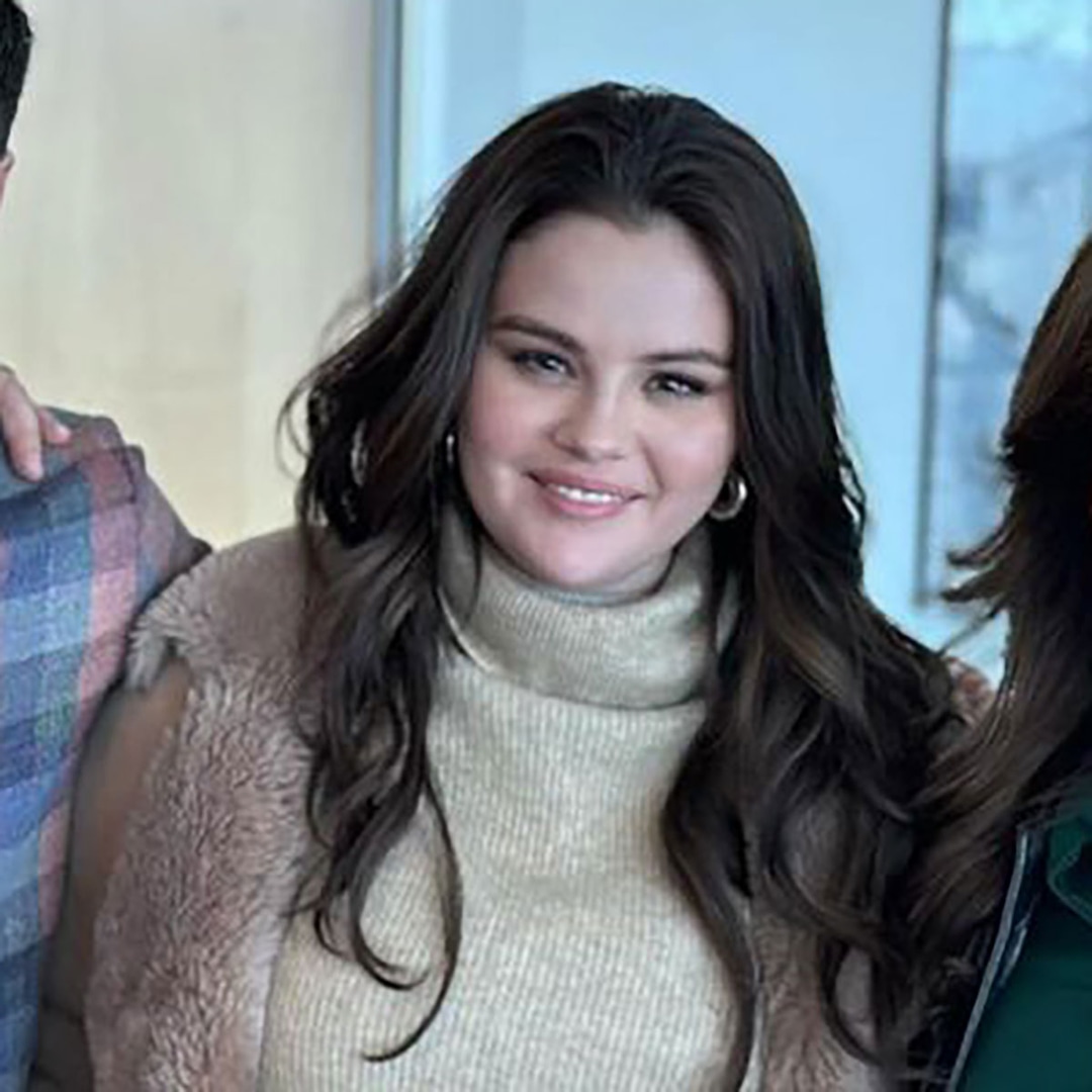 Selena Gomez and Wizards of Waverly Place Household Reunite