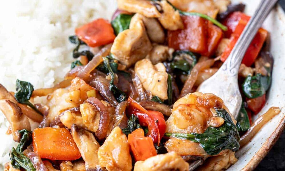 Straightforward Rooster and Shrimp Stir-Fry