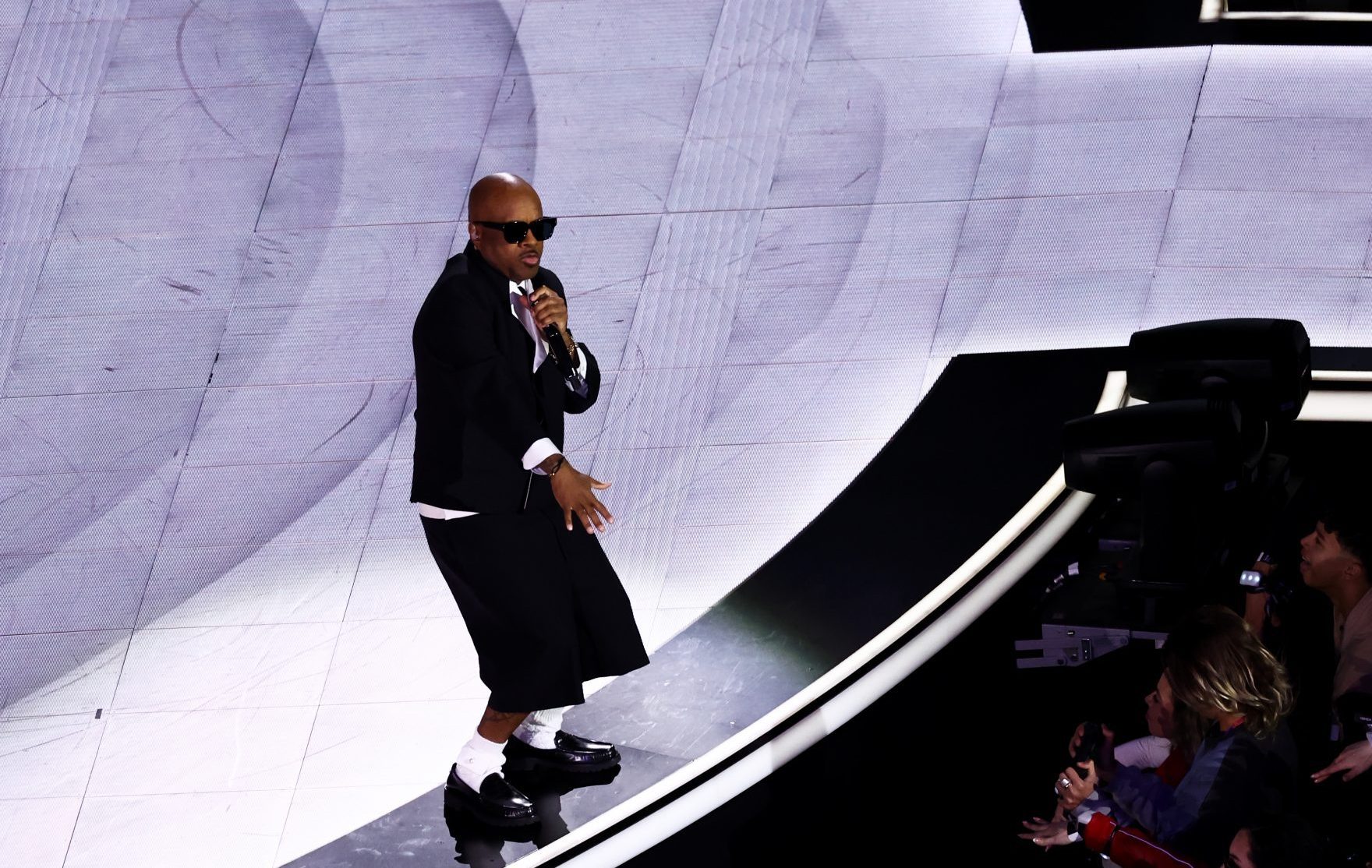 Jermaine Dupri Addresses Reactions To His Viral Tremendous Bowl Match Jermaine Dupri Addresses Reactions To His Viral Tremendous Bowl Match