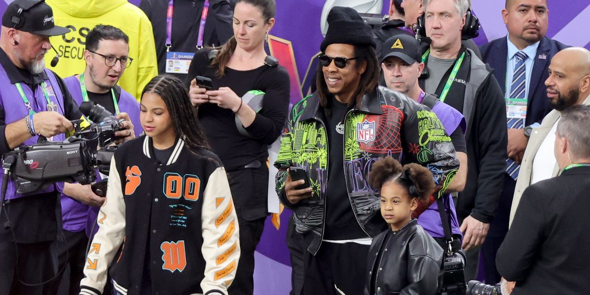 Blue Ivy and Rumi Make Cute Look at Tremendous Bowl