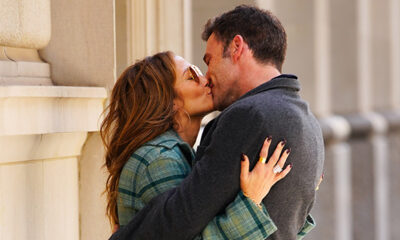 Ben Affleck, Jennifer Lopez Make Out in L.A. After Lunch Date: Images – Hollywood Life