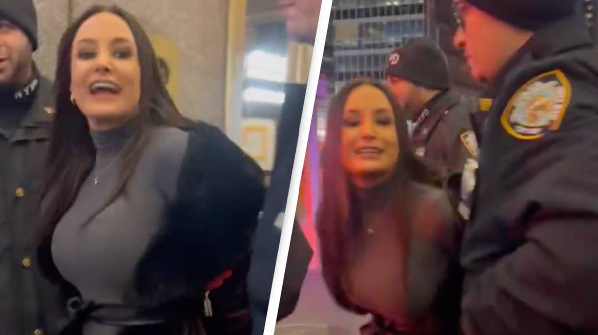 Lisa Ann dragged out of Matt Rife comedy present in New York by cops Lisa Ann dragged out of Matt Rife comedy present in New York by cops