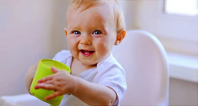 Methods to Transition Your Child from a Bottle to a Cup