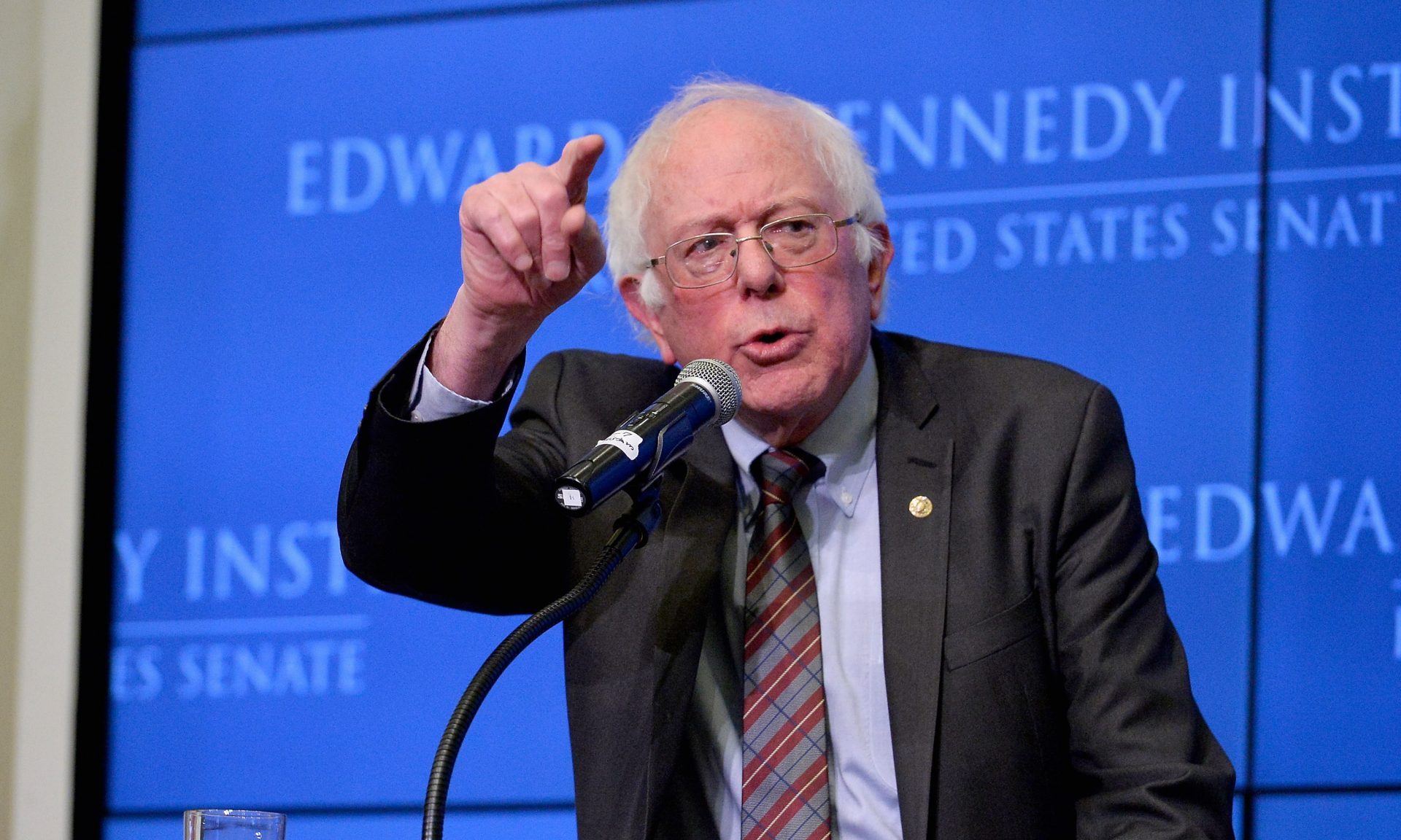 Bernie Sanders Snaps On Reporter Criticizing 32-Hour Workweeks Bernie Sanders Snaps On Reporter Criticizing 32-Hour Workweeks