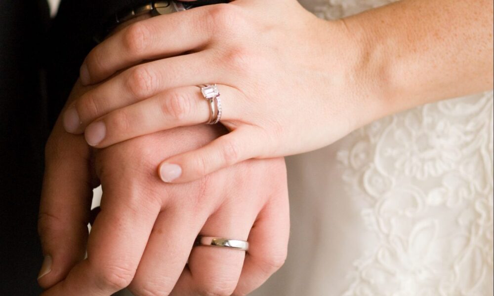 Conjoined Twin Abby Hensel Reportedly Acquired Married In 2021