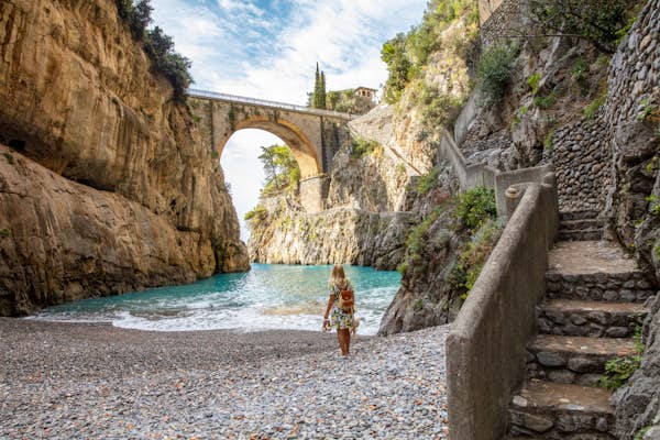 6 methods to see the Amalfi Coast on a funds