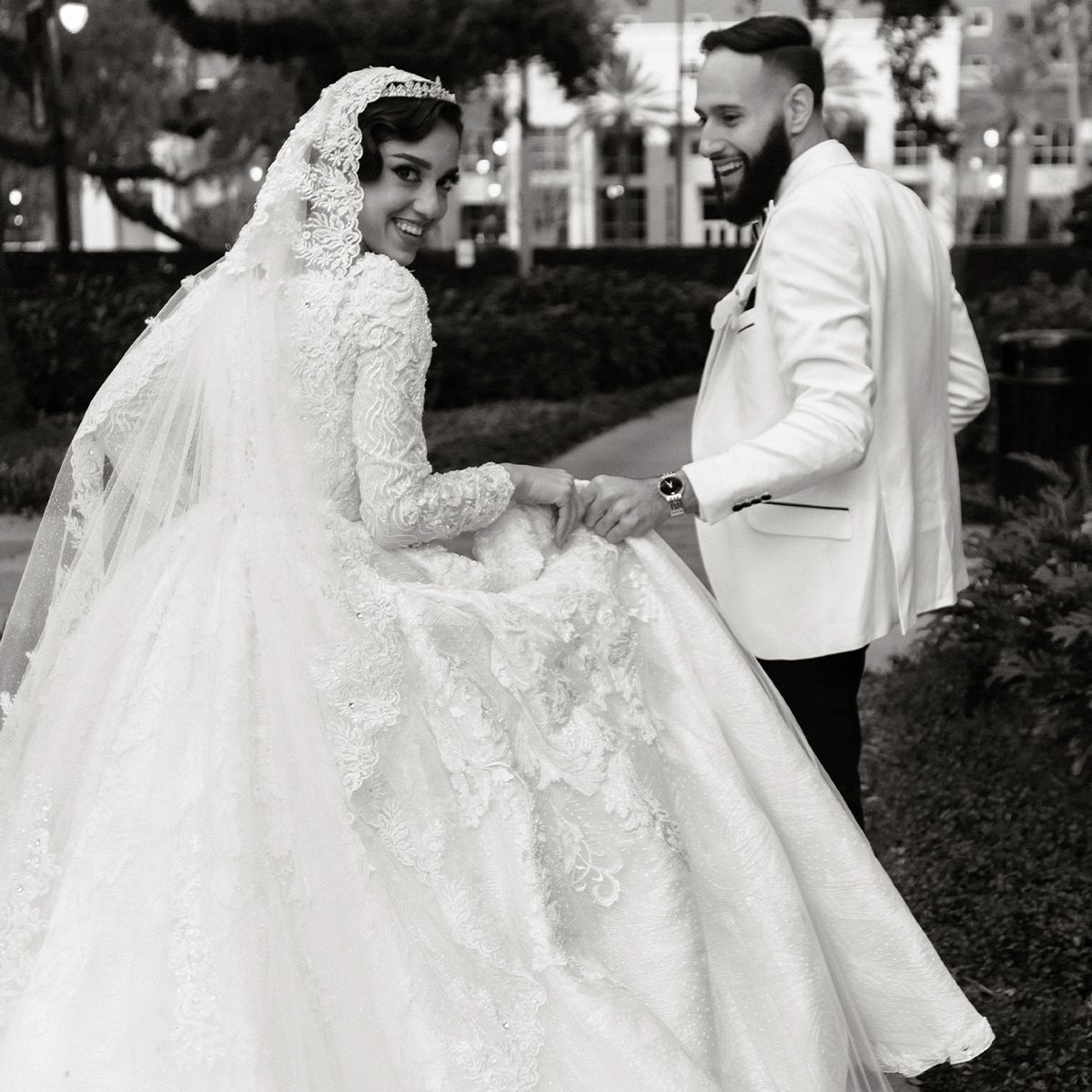 Who What Put on Weddings: Sally Ashour and Abdul Ayyad’s Glamorous Hollywood-Impressed Marriage ceremony Who What Put on Weddings: Sally Ashour and Abdul Ayyad’s Glamorous Hollywood-Impressed Marriage ceremony