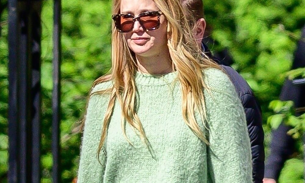 Jennifer Lawrence Wore the Bag Pattern That’ll Be All over the place This Fall