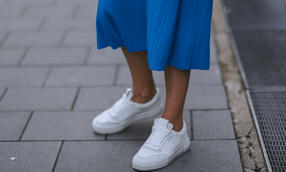 White Sneaker Outfits for Spring