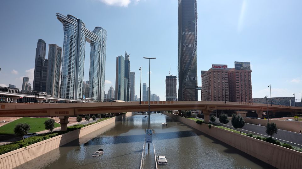 The week that life in Dubai floor to a halt