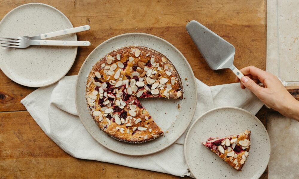 A Grain-Free Lemon Raspberry Cake to Have a good time Spring