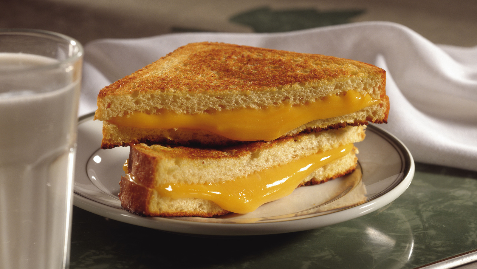What’s The Largest Mistake Individuals Make With Grilled Cheese? We Requested An Skilled