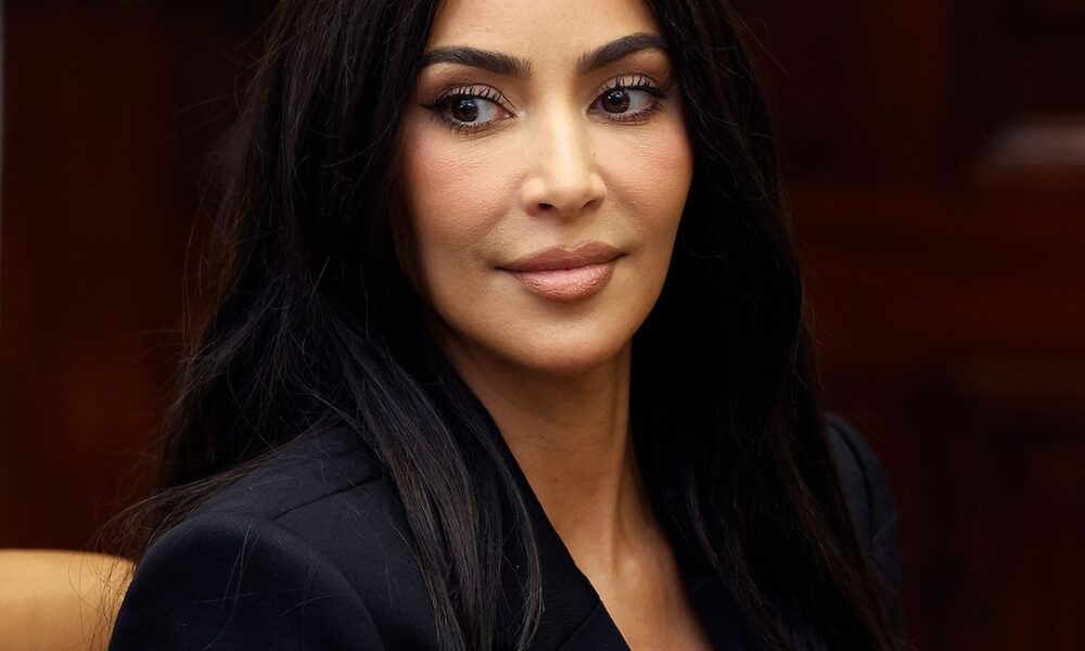 Kim Kardashian Debuts Icy Blonde Hair Transformation