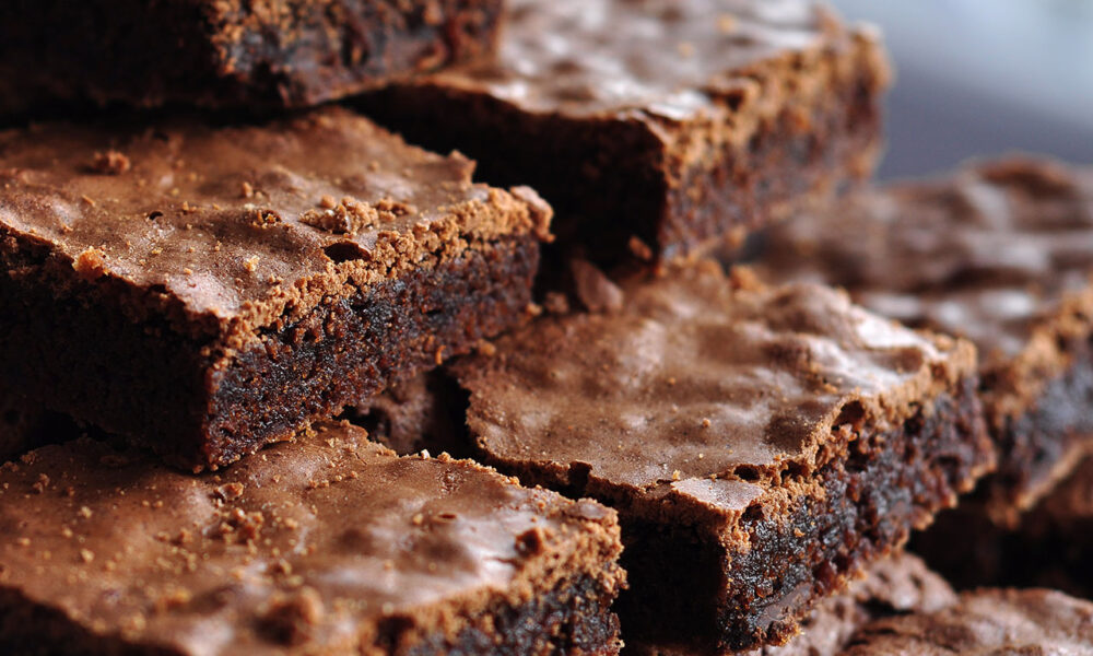 The Low-Calorie 2-Ingredient Chocolate Brownies Specialists Say You Ought to Make This Spring For Weight Loss