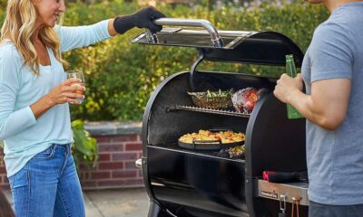Weber’s SmokeFire EX4 pellet grill sends notifications to your iPhone at 0 (Save 0)