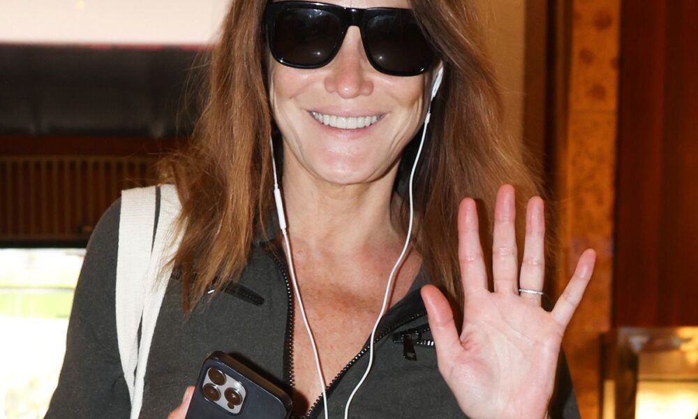 Carla Bruni Wore the French Shoe Development That New Yorkers Hate