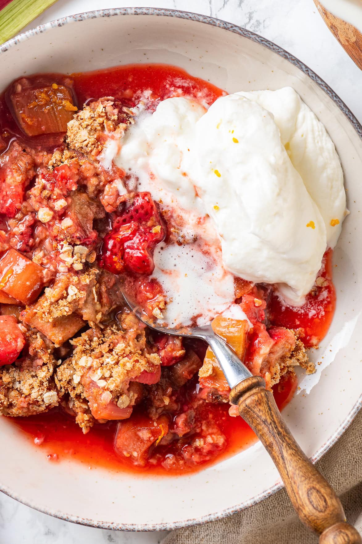 Strawberry Rhubarb Crisp | Skinnytaste